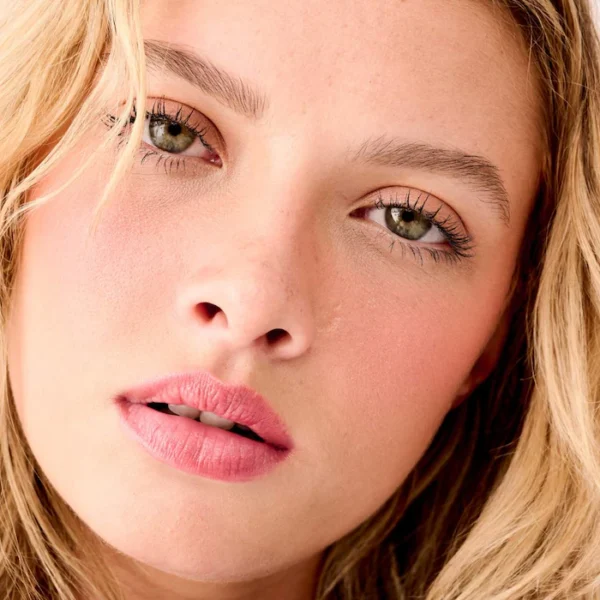 Benefit Silky-Soft Powder Blush - Imagen 4